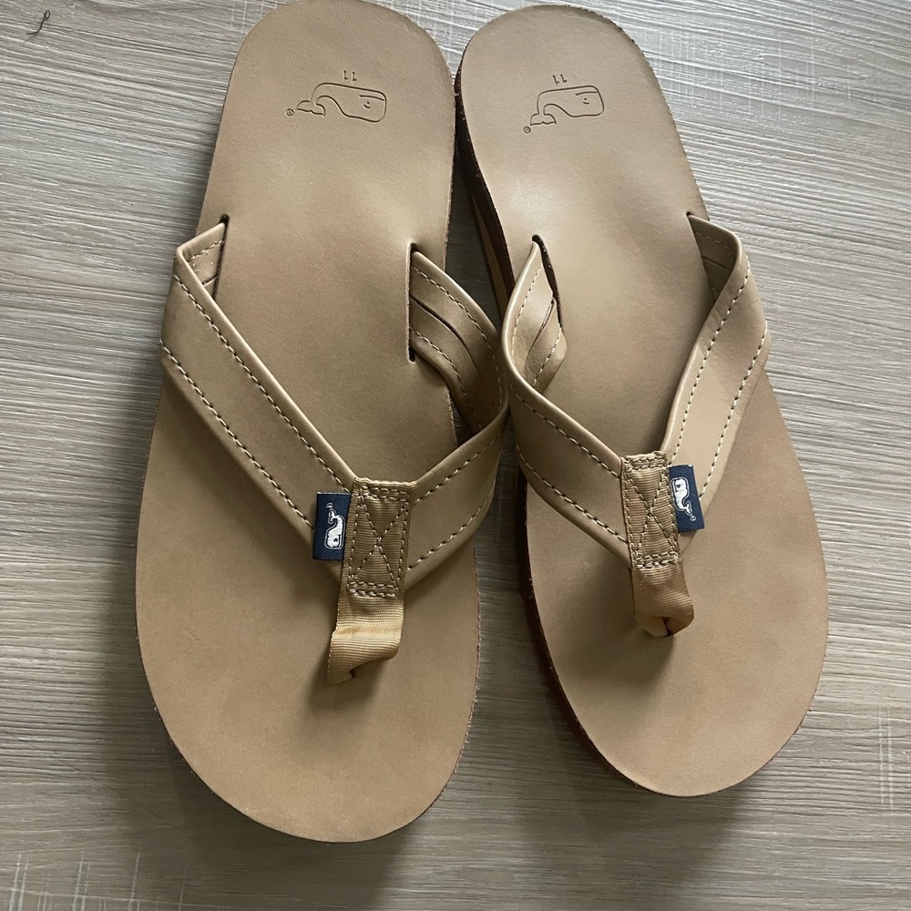 New Vineyards vinesTan Flip Flop Sandals for men size 11